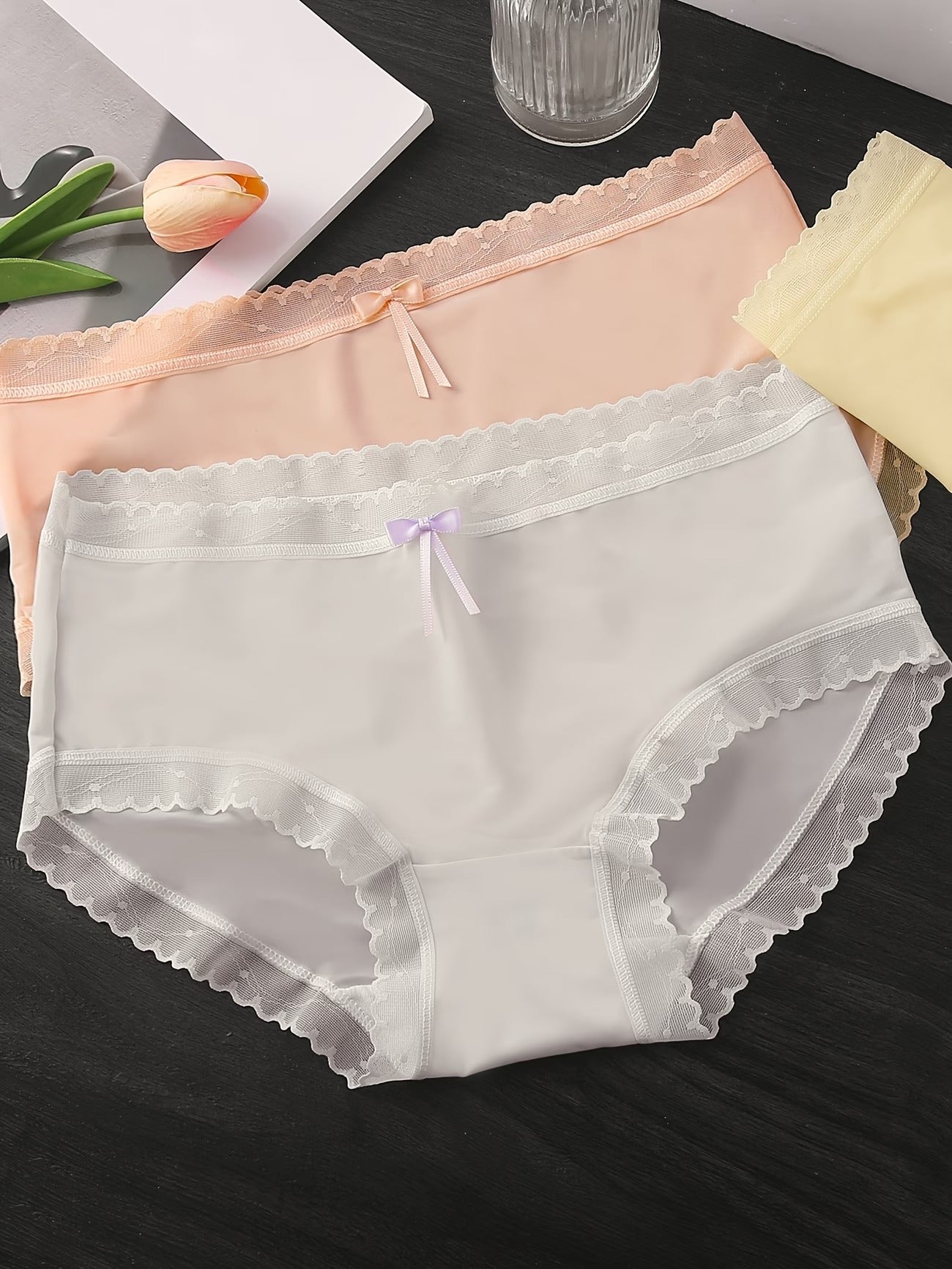 Luxe Lace Trim Panties – Breathable Soft Stretch | Elegant Everyday Comfort (5 PCS Pack)